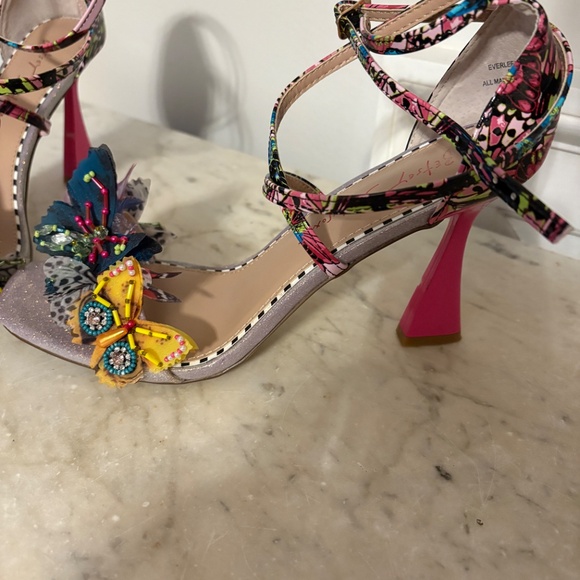 Designer Betsey Johnson Strappy Fancy Open Toe Elegant Heels Emblished Strap - Picture 4 of 13